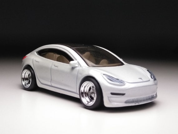 Tesla Model 3 Hot Wheels custom Real Rubber Tires -  Finland