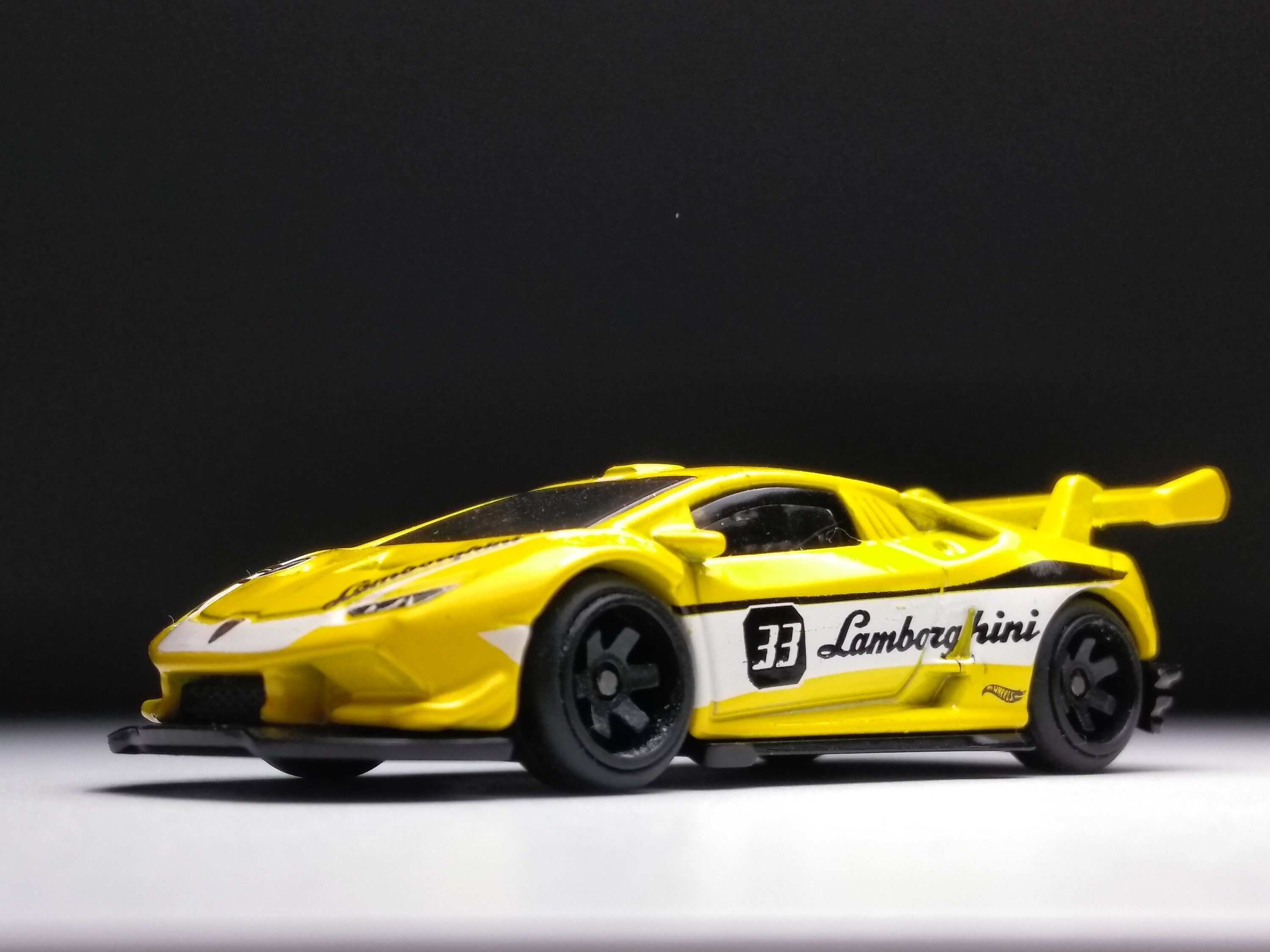 Hot wheels lamborghini huracan