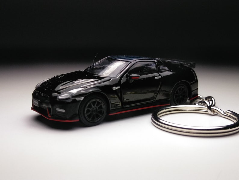 Nissan GTR R35 Keychain image 2