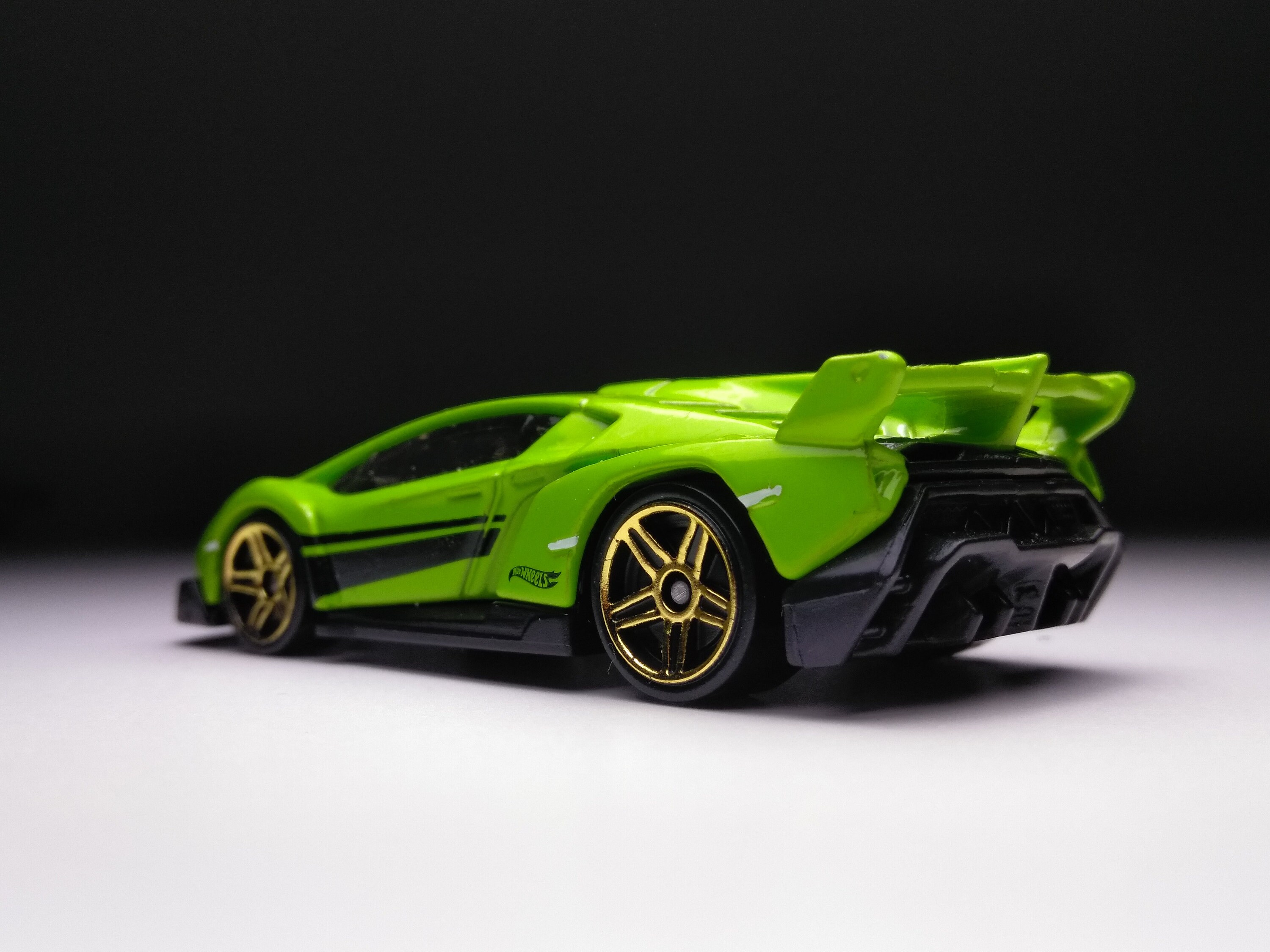 Lamborghini veneno hot wheels