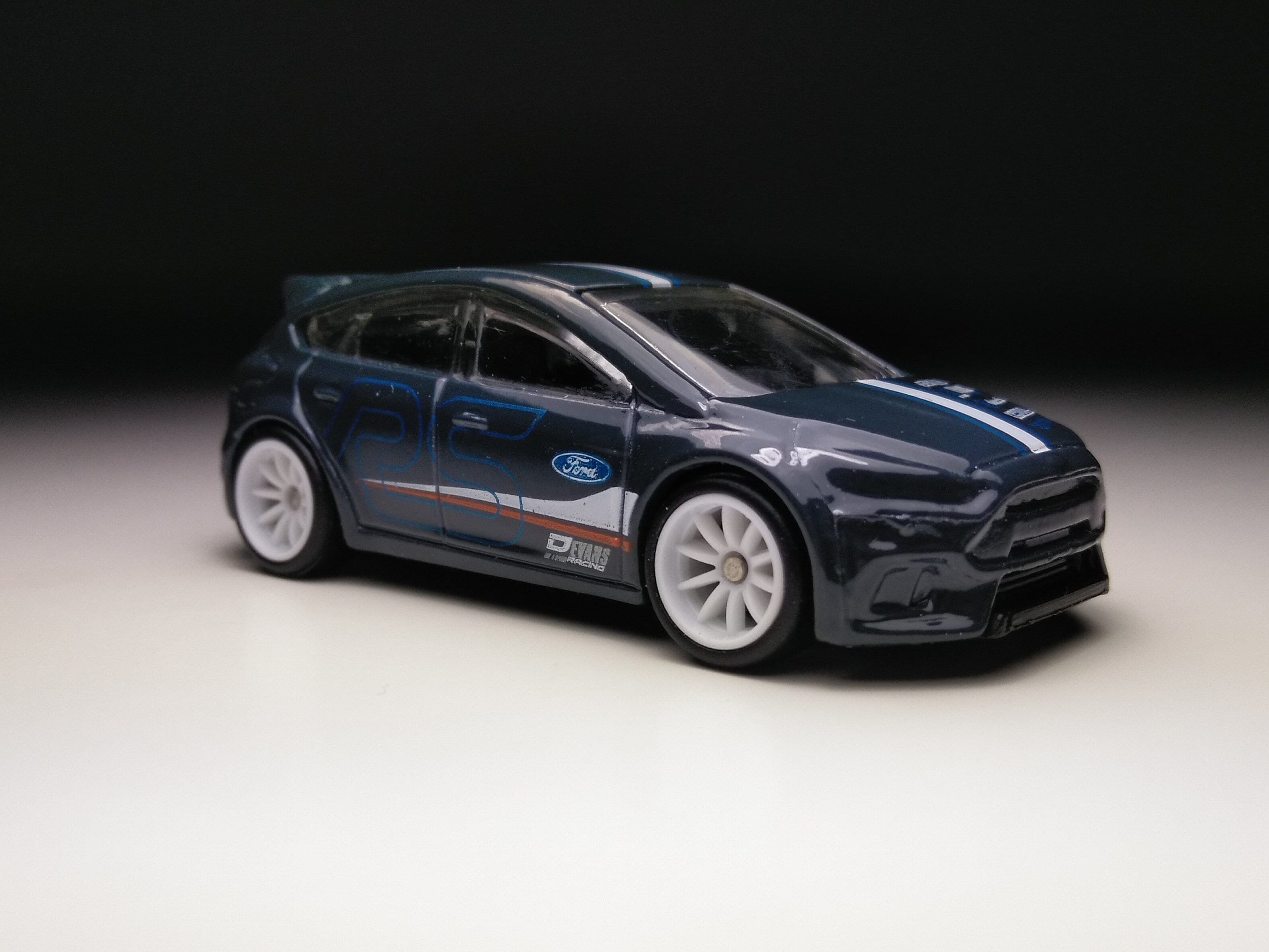 Hot Wheels Ford Focus RS 2017 - Collection 079, échelle 1:64, Blanc, Occasion