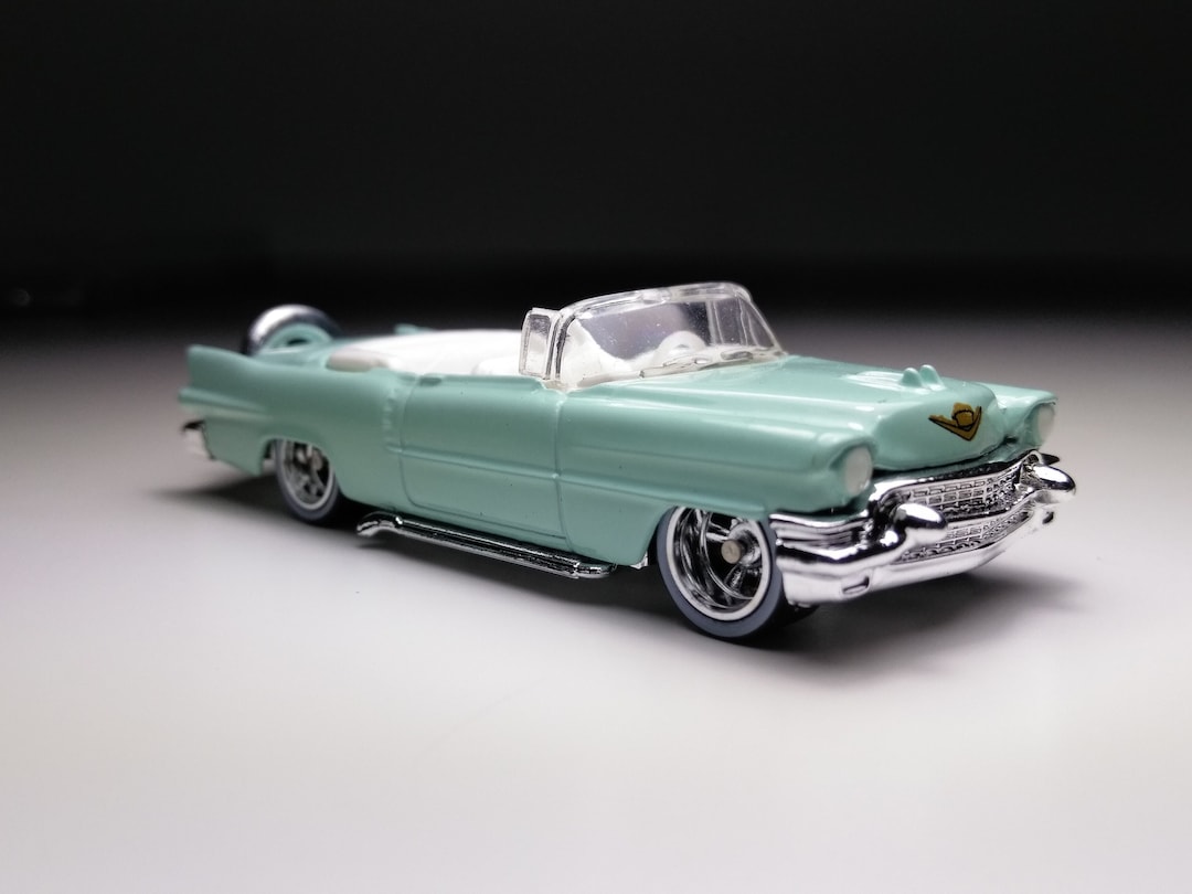1956 Cadillac Eldorado　ローライダー　ミニカー s-l400.jpg
