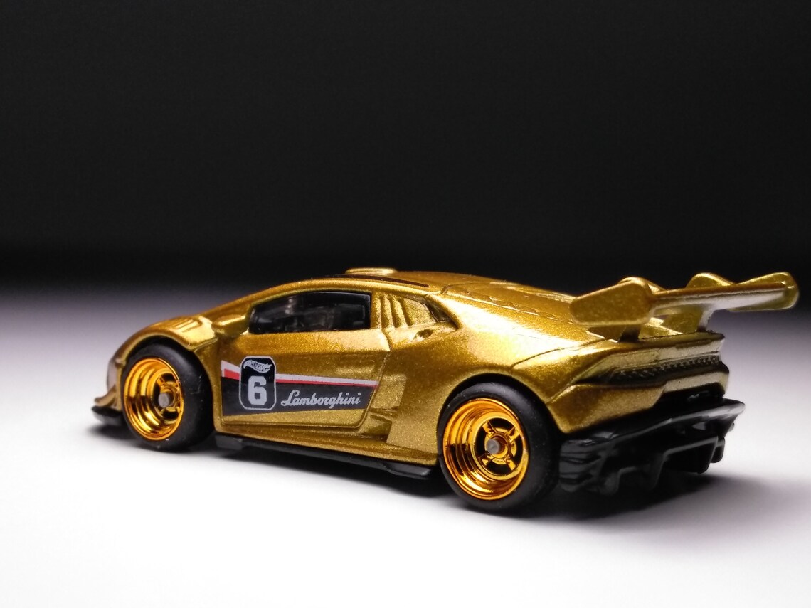 Hot wheels lamborghini huracan