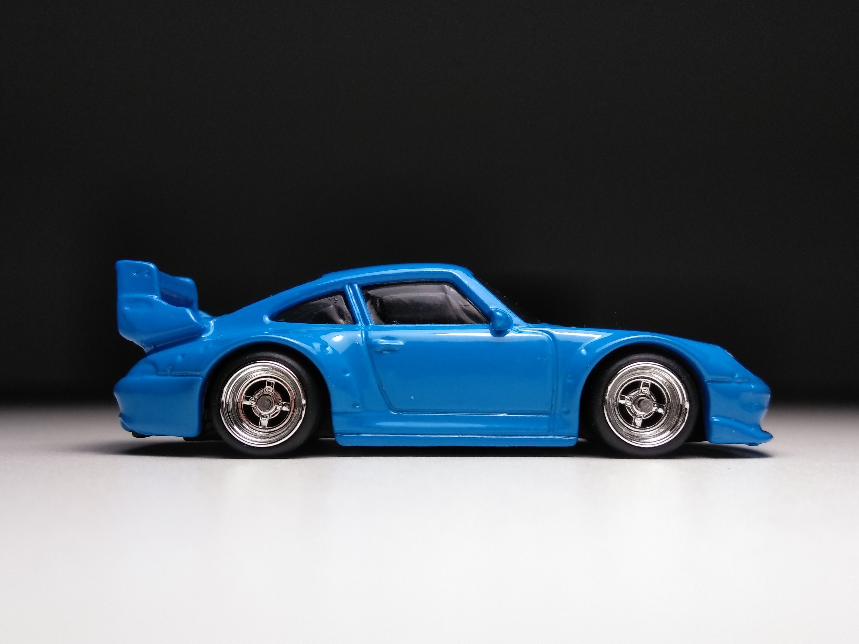 爆買い送料無料 ホットウィール ミニカー アメリカ版 ポルシェ 993 GT2