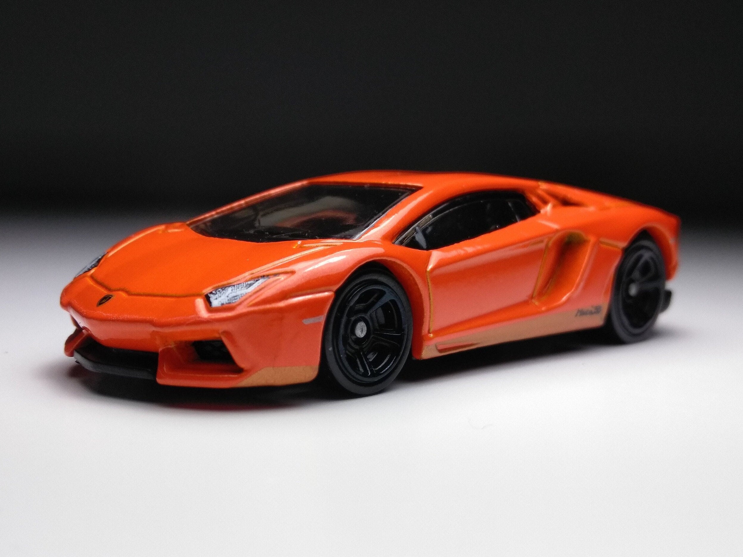 Hot Wheels Lamborghini Aventador