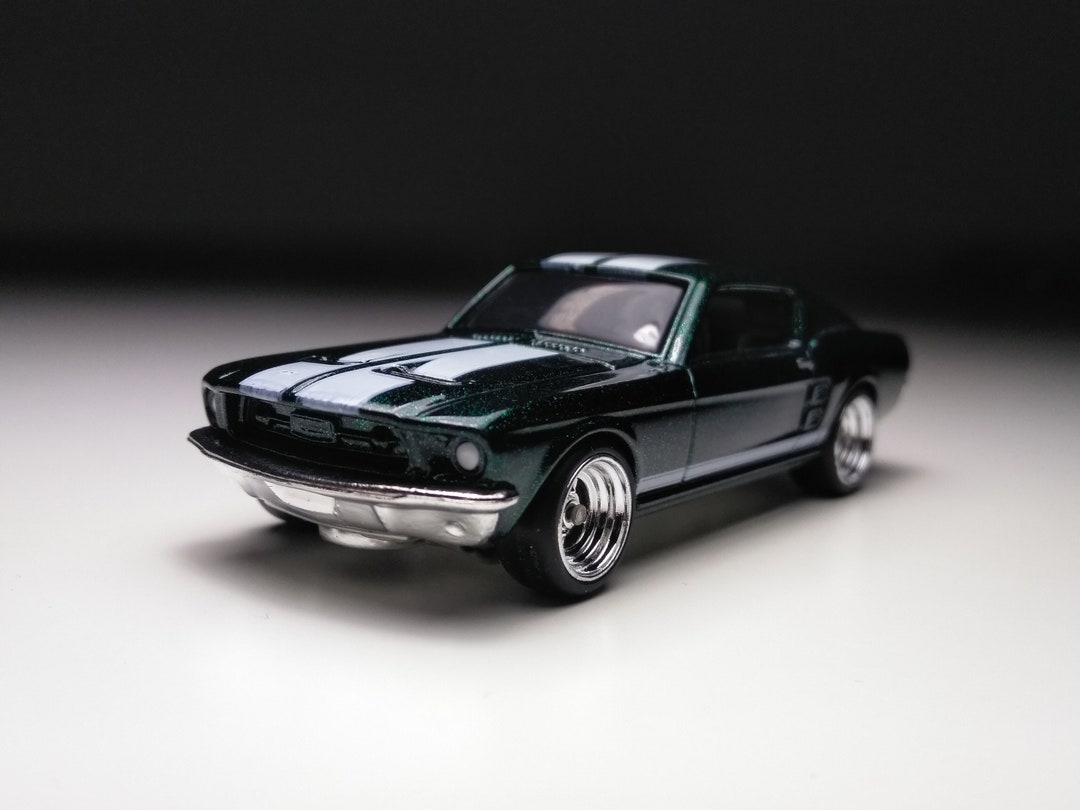 フォード マスタング ホットウィール（カスタム リアルラバータイヤ