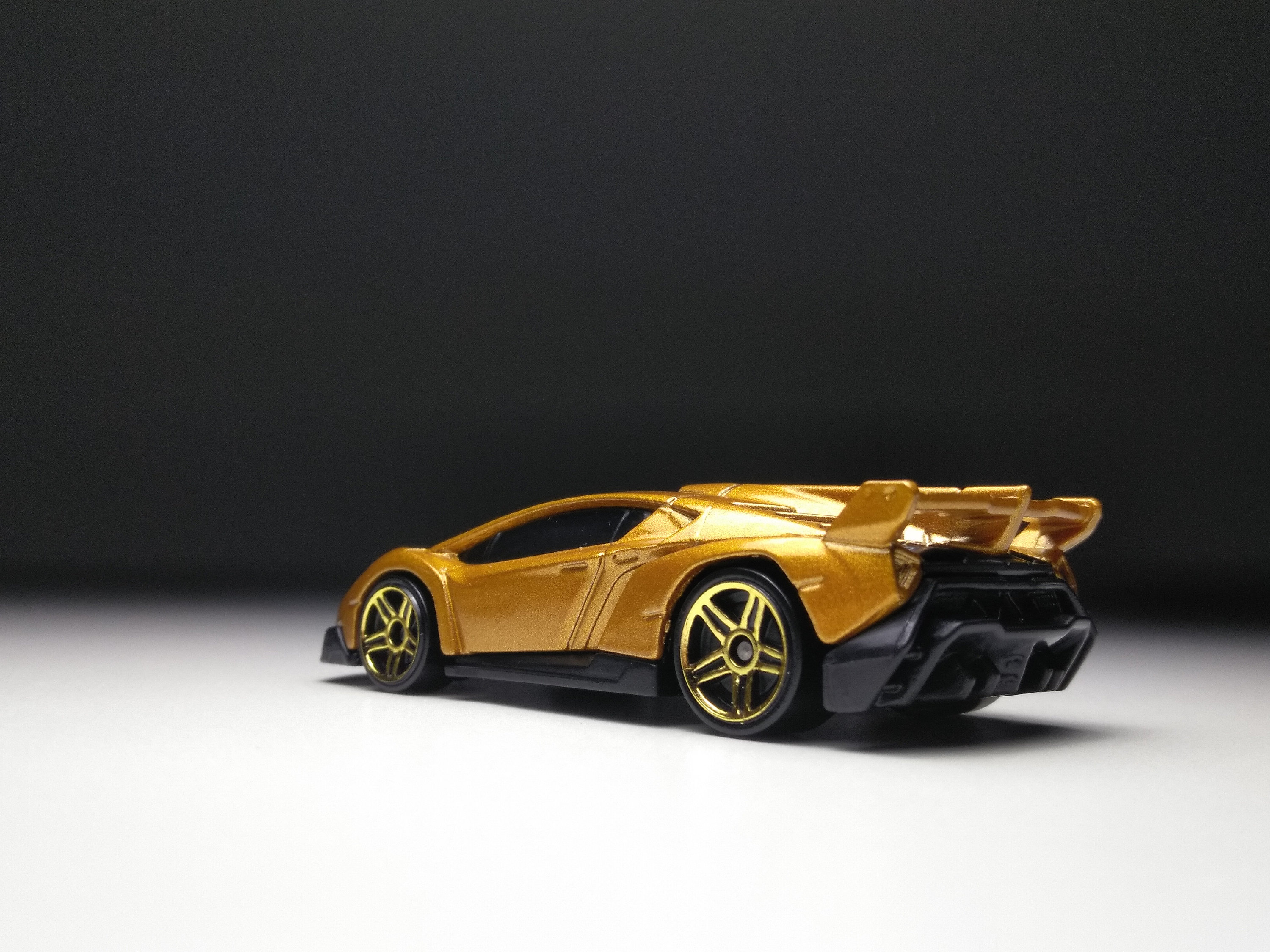 Lamborghini veneno hot wheels