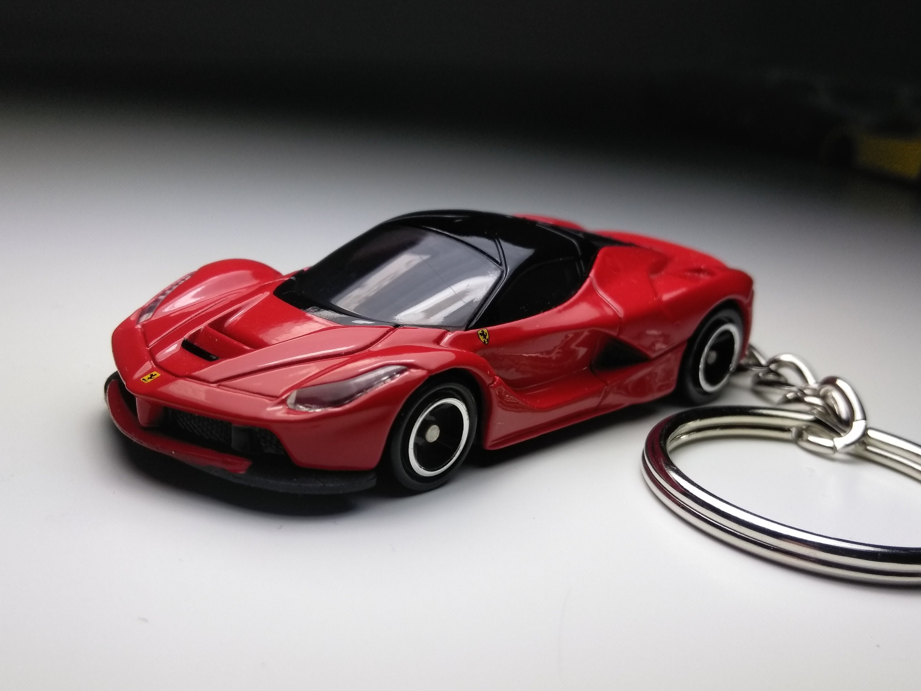 Collection de deux porte-clés en cuir Ferrari d'origine - Ferrari