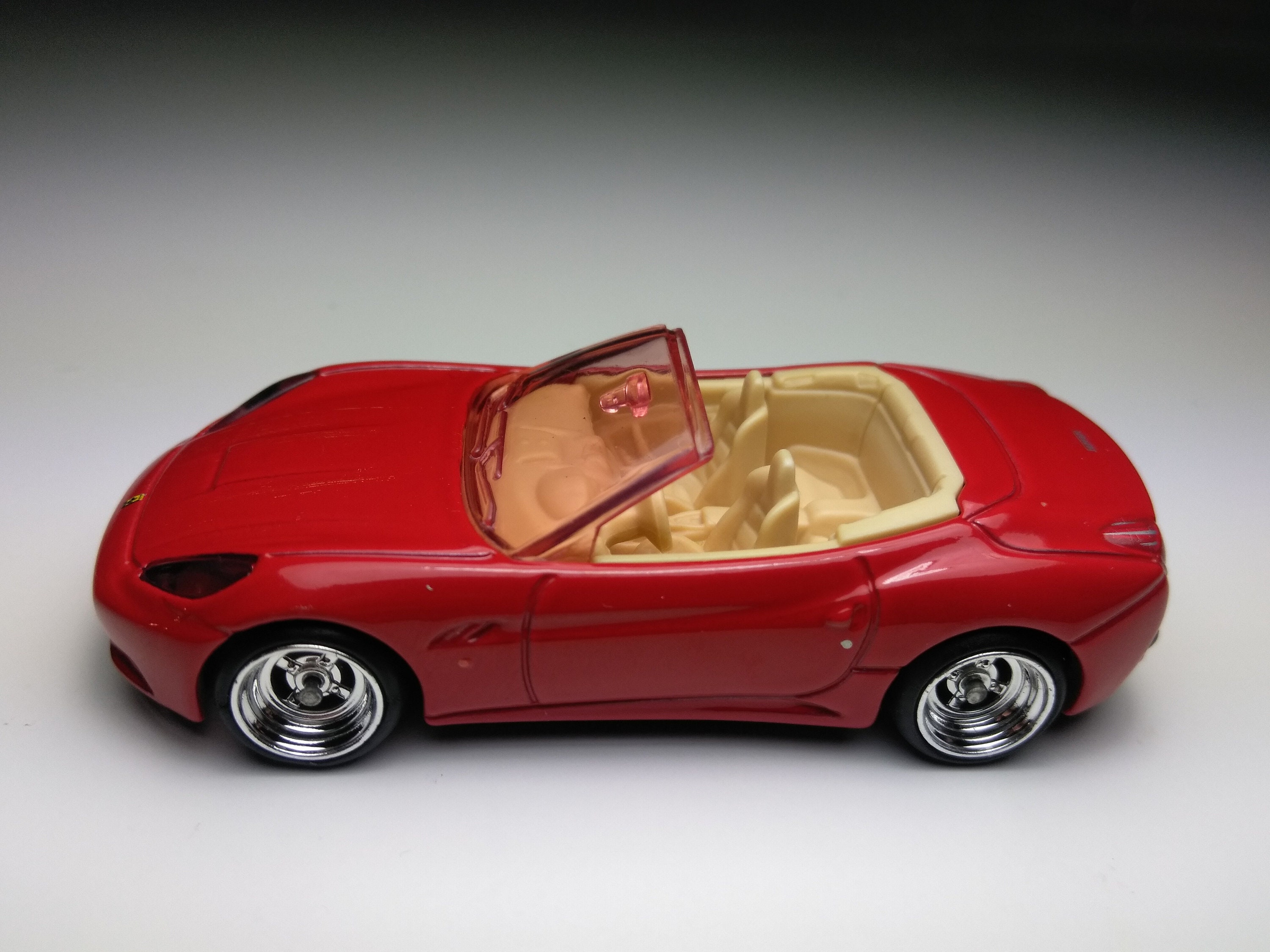 1/18 マテル　ホットウィールエリート　フェラーリカリフォルニア LA FERRARI ELITE ラ フェラーリ エリート 赤 hotwheels ホット