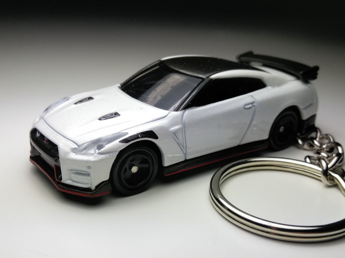 Nissan GTR R35 Keychain - Etsy