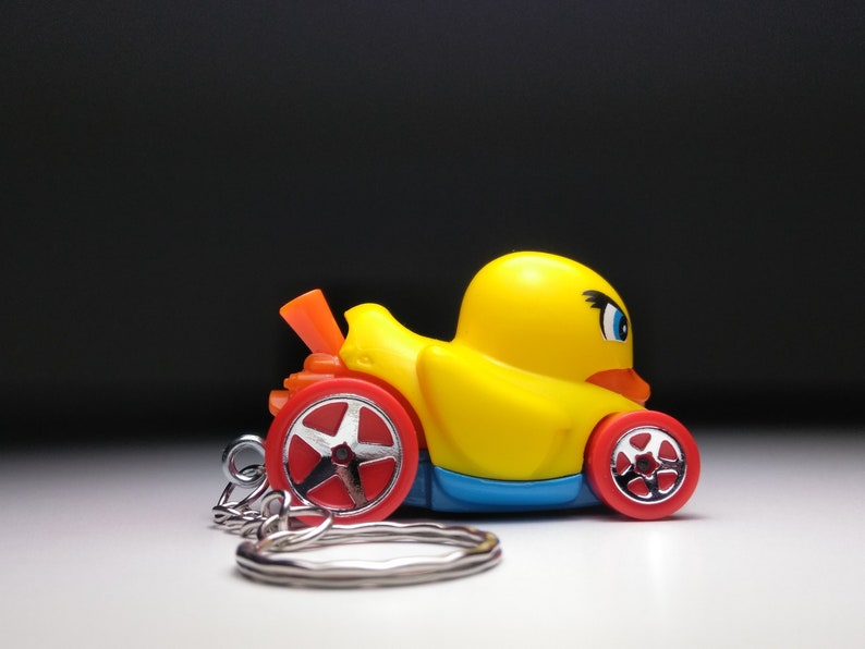 Hot wheels Duck n Roll Keychain Yellow