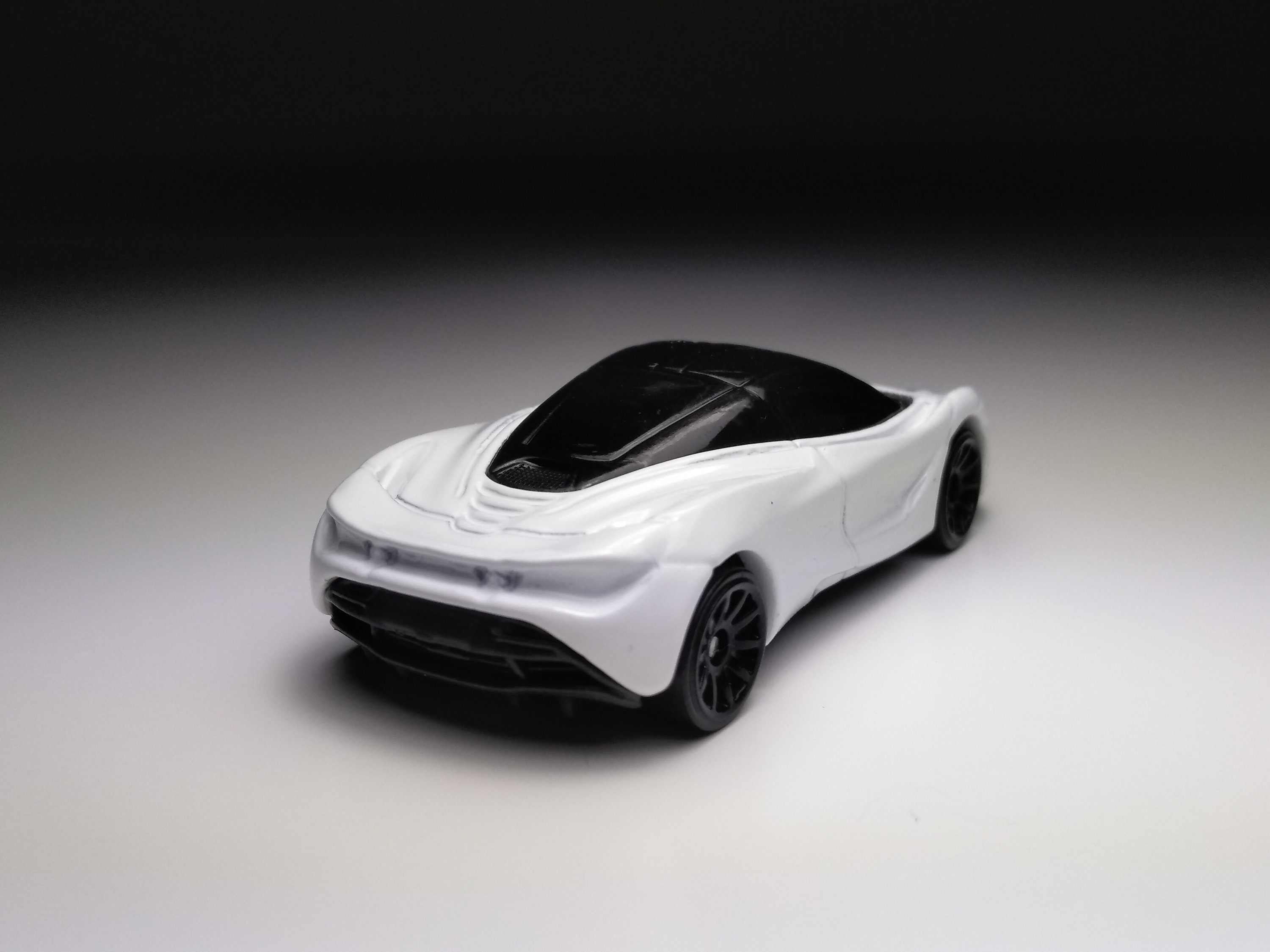 Hot wheels mclaren 720s