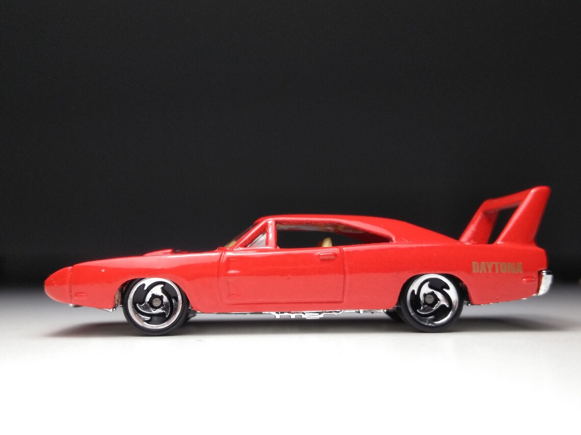 Dodge daytona hot wheels