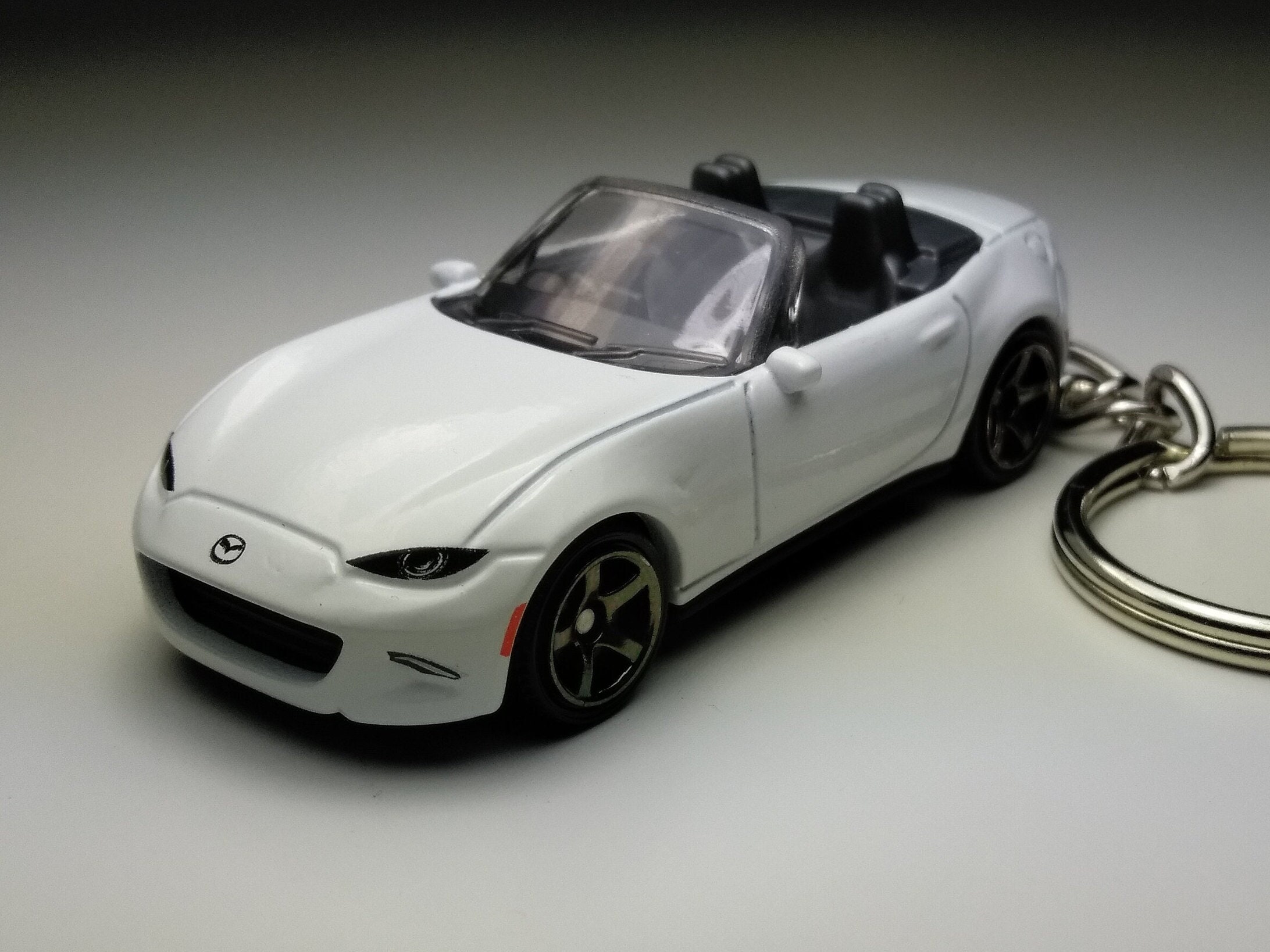 マビックカーのキーホルダー Mazda MX-5 Miata Keychain - Etsy Singapore