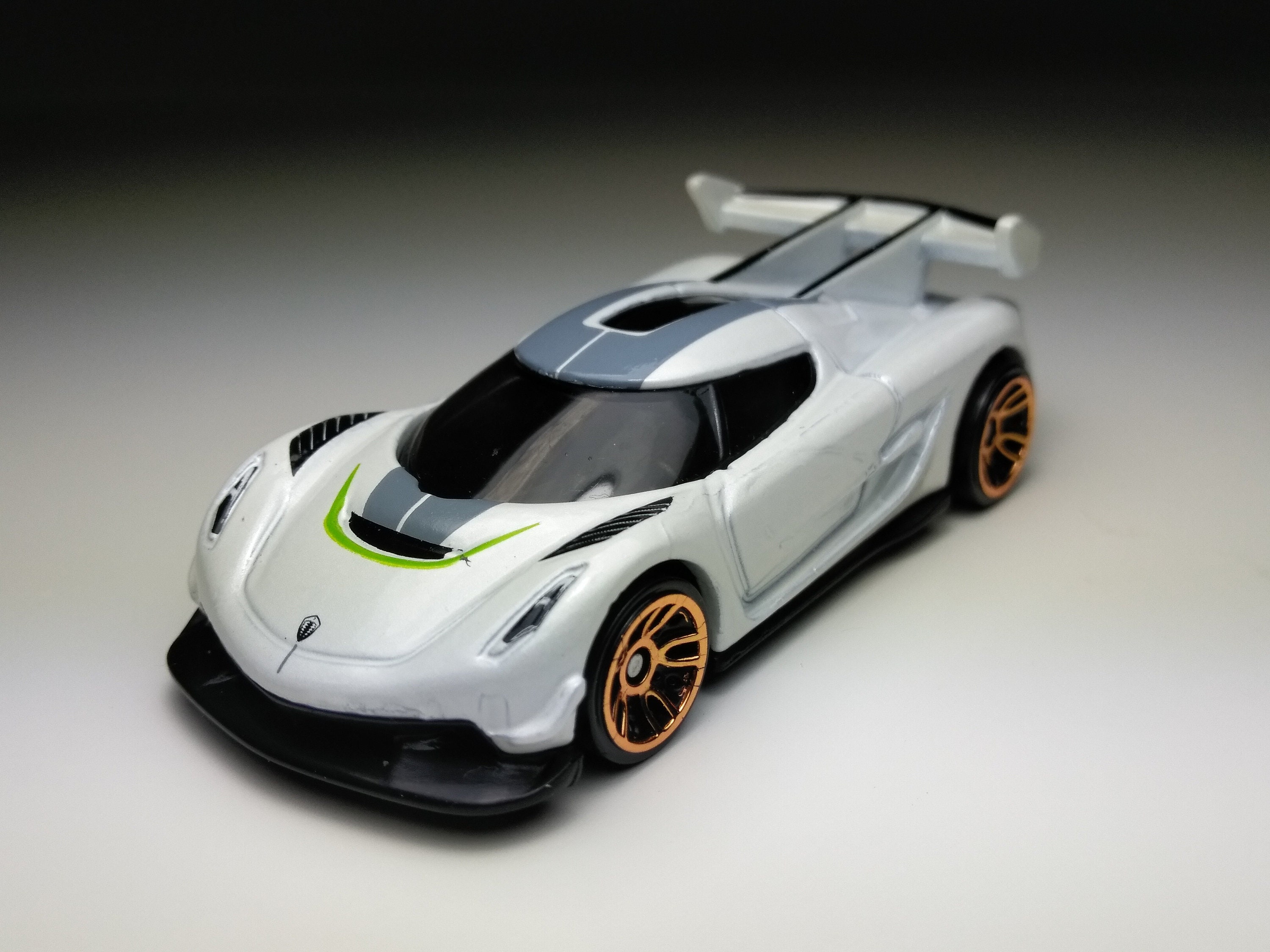 Koenigsegg Jesko Hot Wheels (custom Plastic Wheels) - Etsy