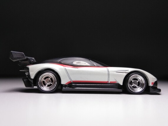 Hot Wheels アストンマーチン・ヴァルカン 1986パーツ 415bQINIrRL.jpg_BO30,255,255,