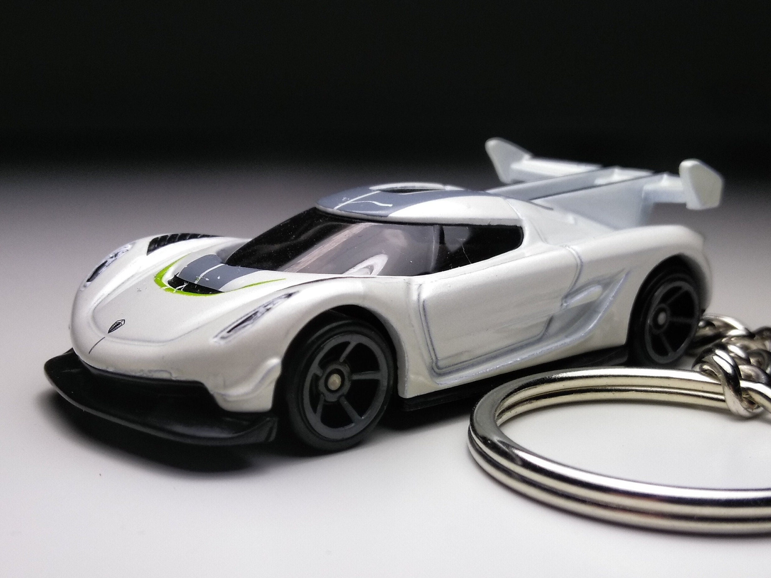 Koenigsegg Jesko Keychain - Etsy