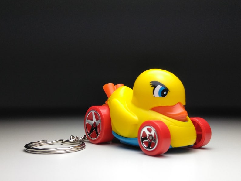 Hot wheels Duck n Roll Keychain Yellow