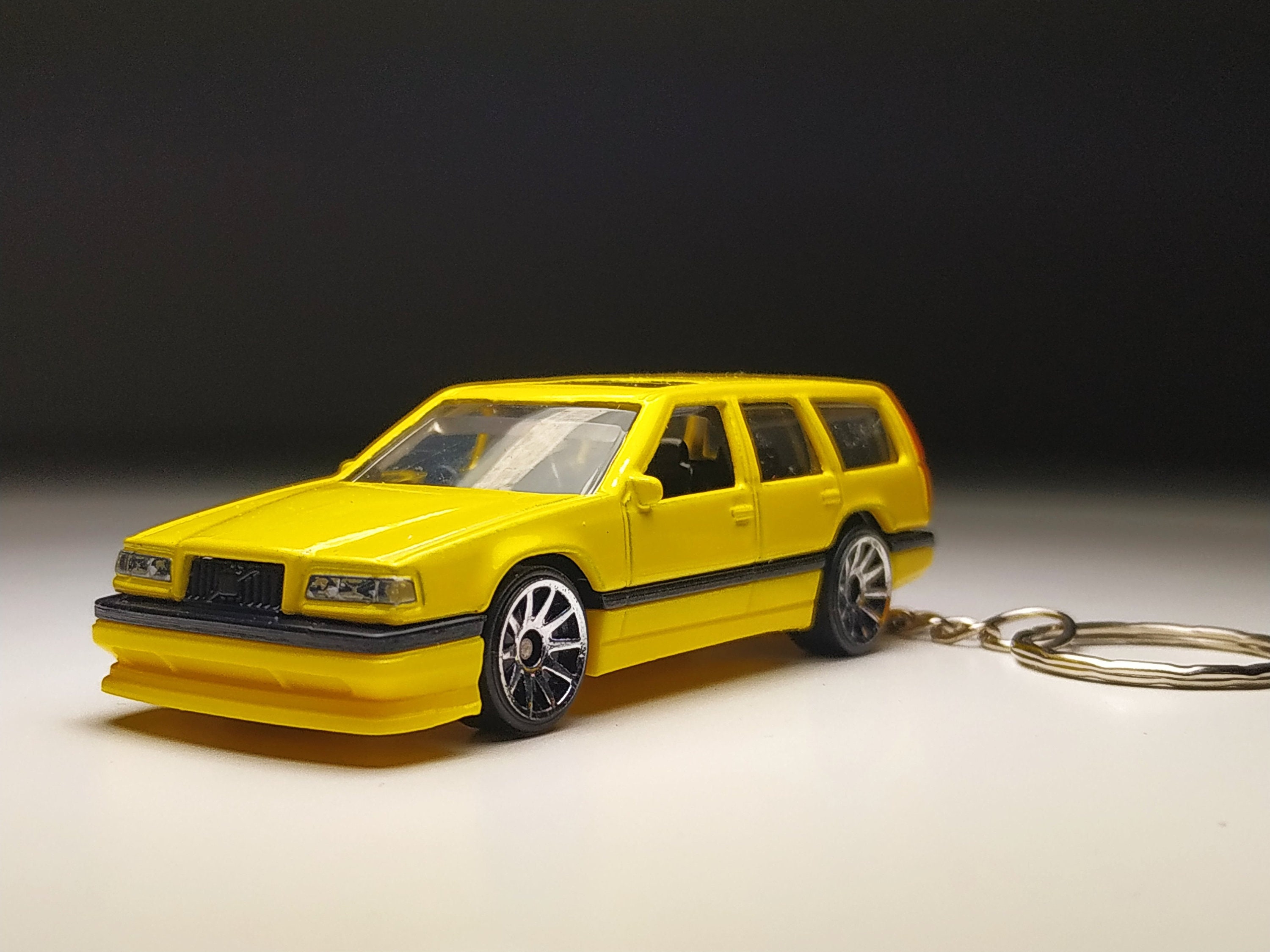 Hot wheels volvo
