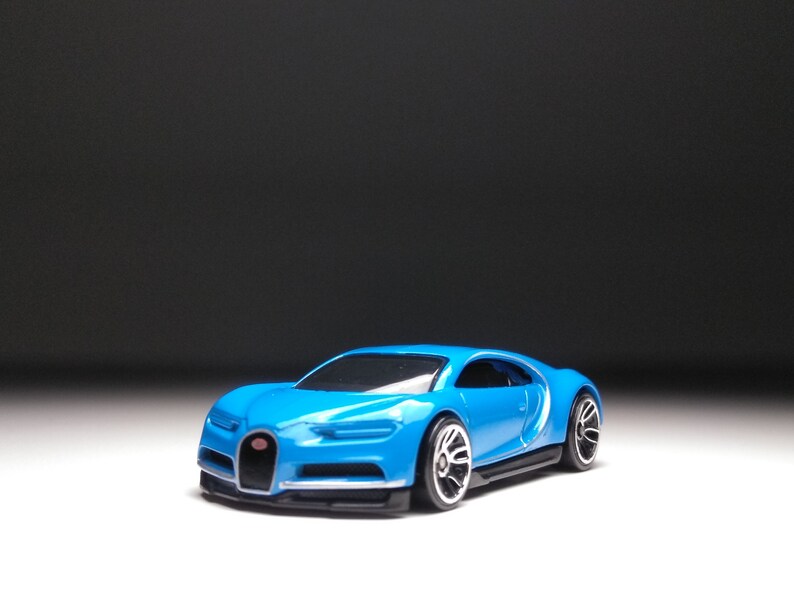 Hot wheels bugatti chiron
