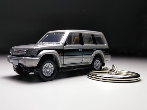 Mitsubishi Pajero Keychain - Etsy