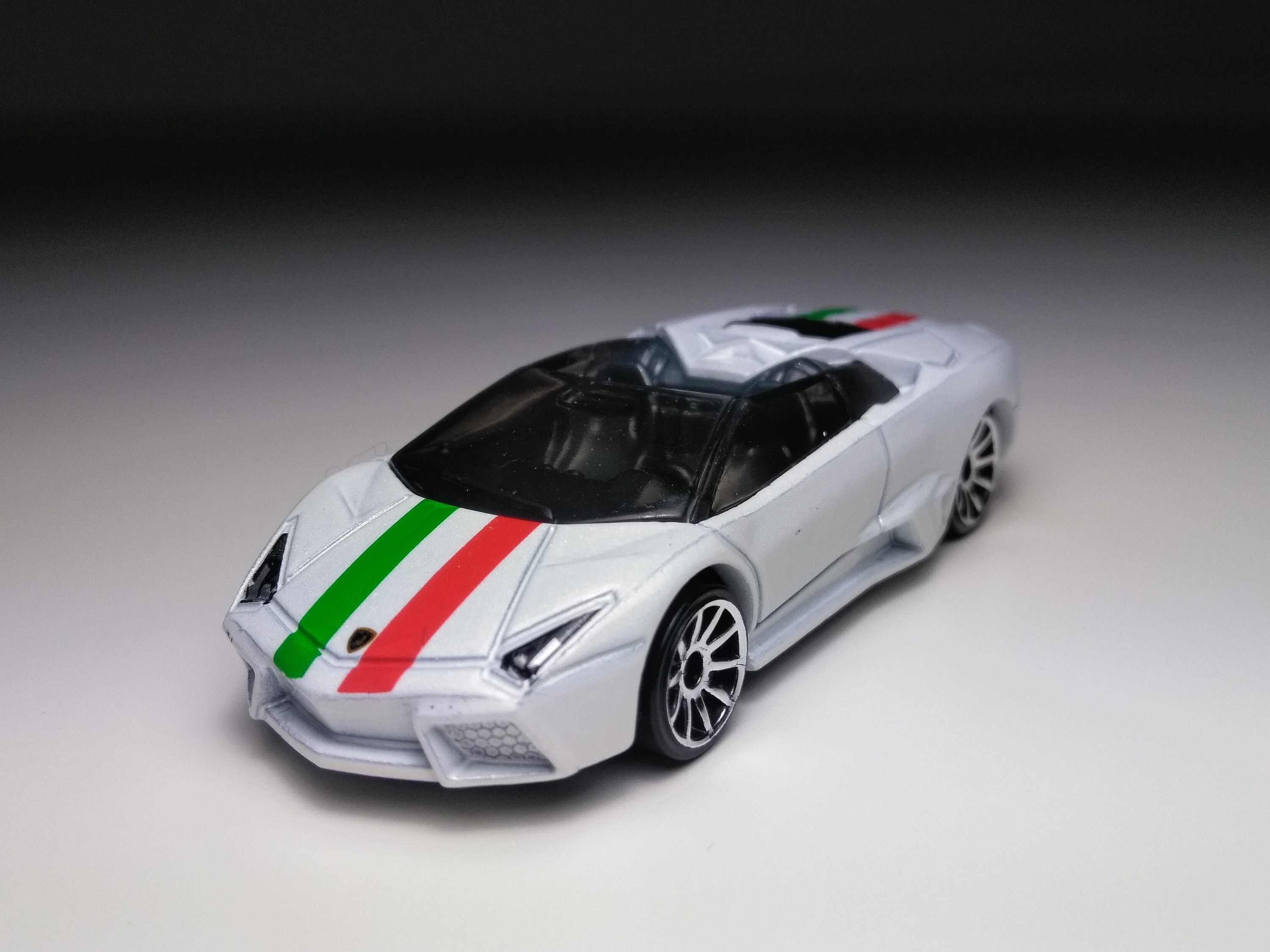 Lamborghini reventon white