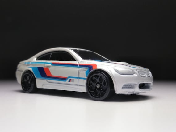 ミニカー Hot Wheels BMW 645Ci s-l400.jpg