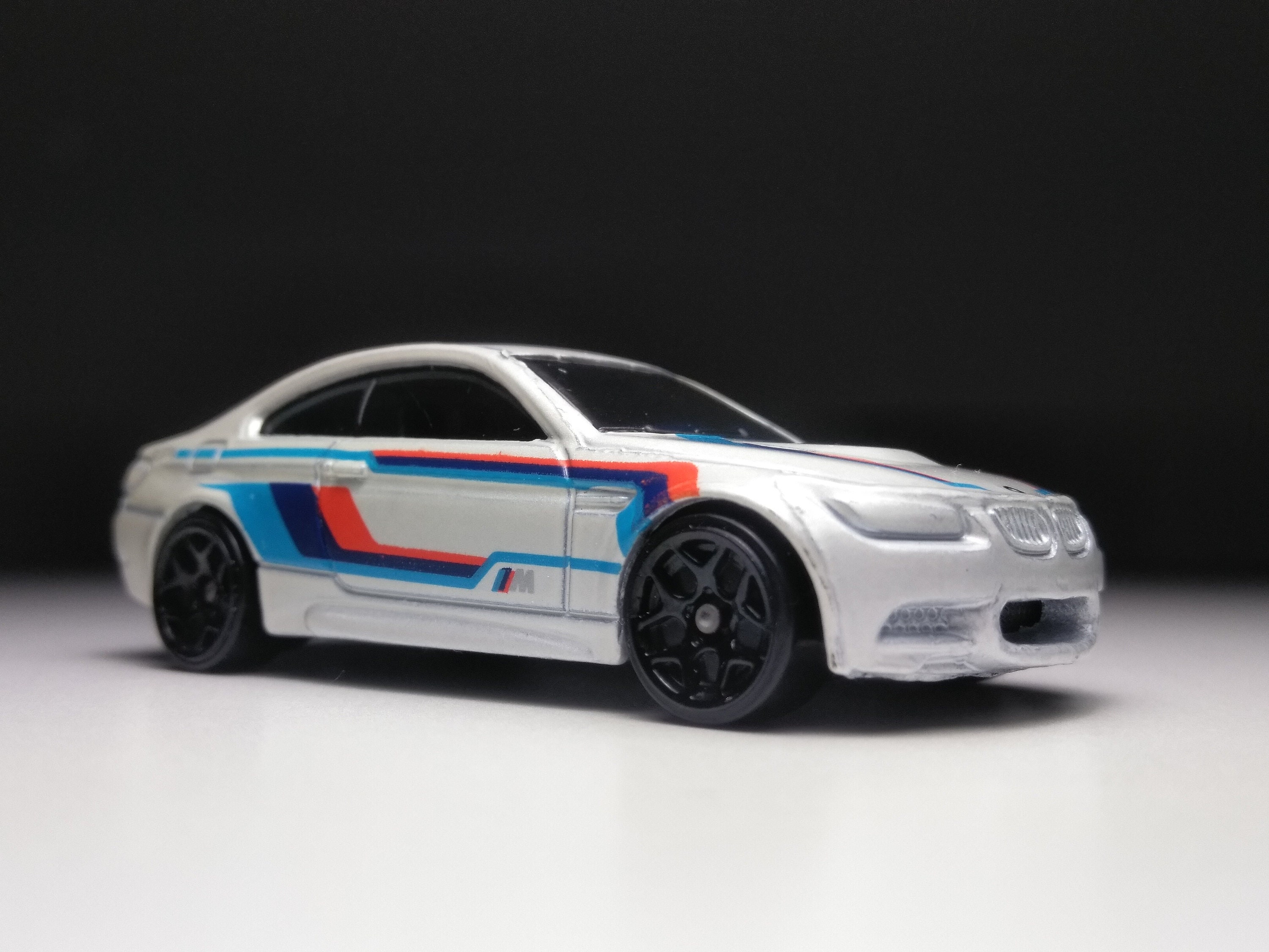 ミニカー HOT WHEELS  BMW645Ci Hot Wheels BMW 645Ci 1:18 Scale With Paint Loss | eBay