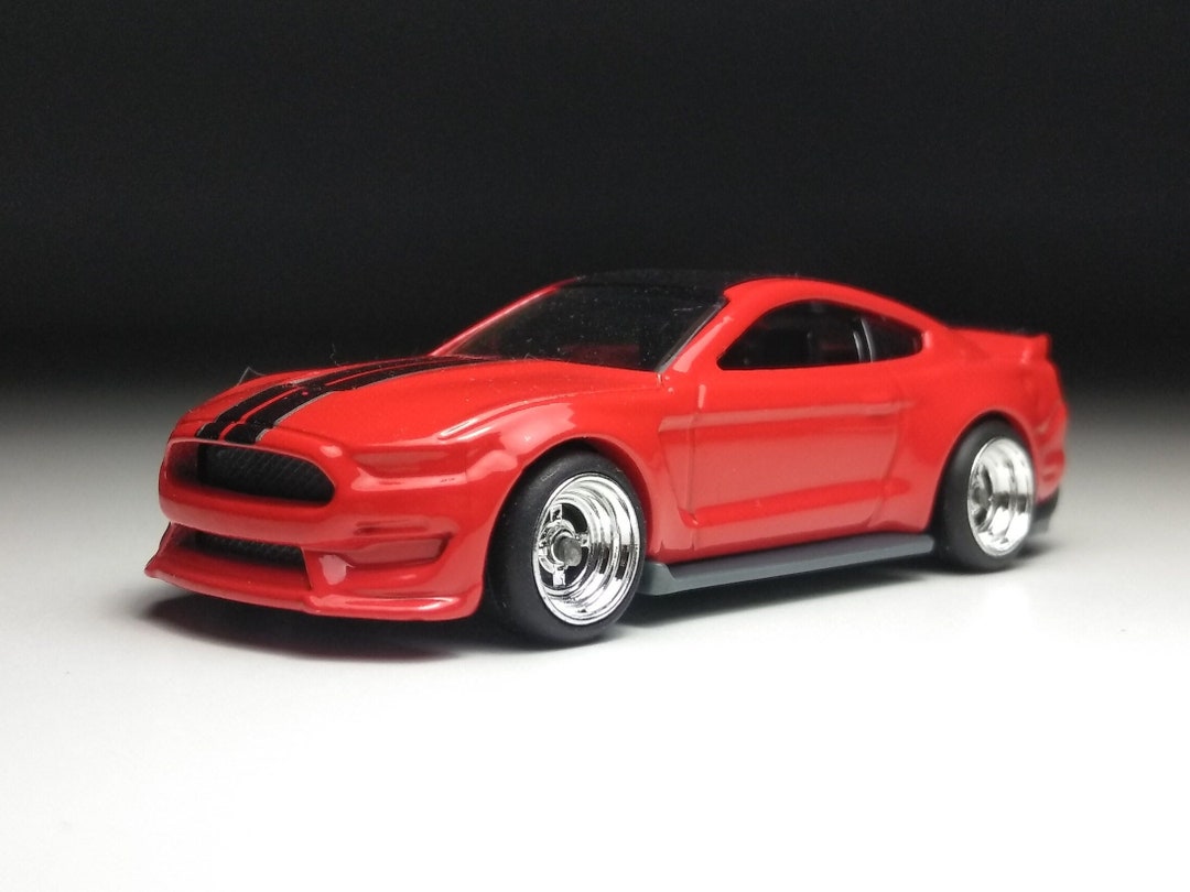 Lot De 10 Jeux De Jantes Chromées 4 Rayons + Pneus Caoutchouc Pour Hot Wheels 1/64 - Real Riders