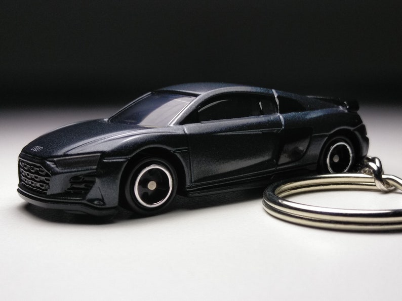Audi R8 Keychain - Etsy