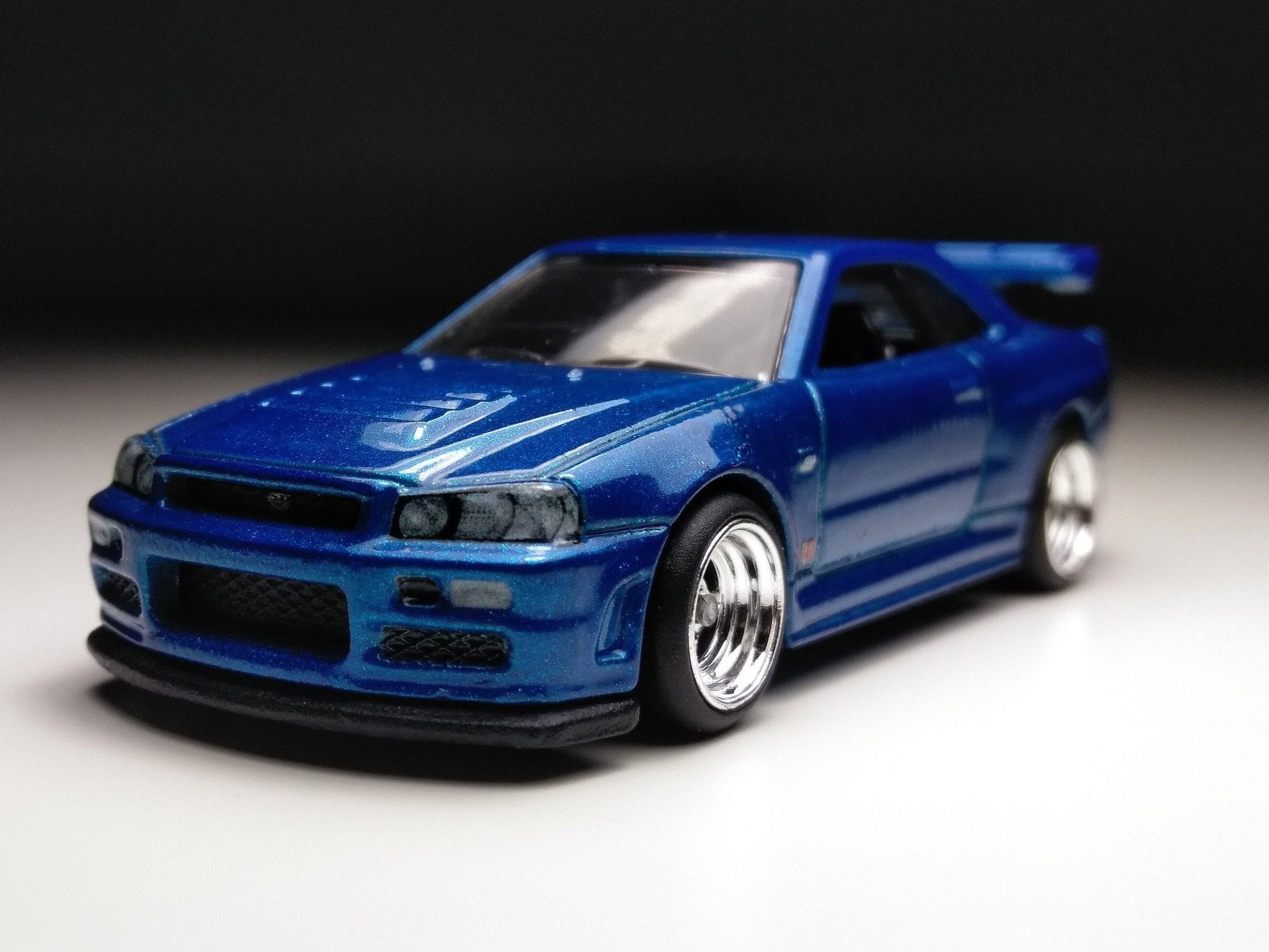 Custom Made Tomica Fast and Furious Paul Walker Nissan Skyline GTR R34 –  Mobile Garage HK