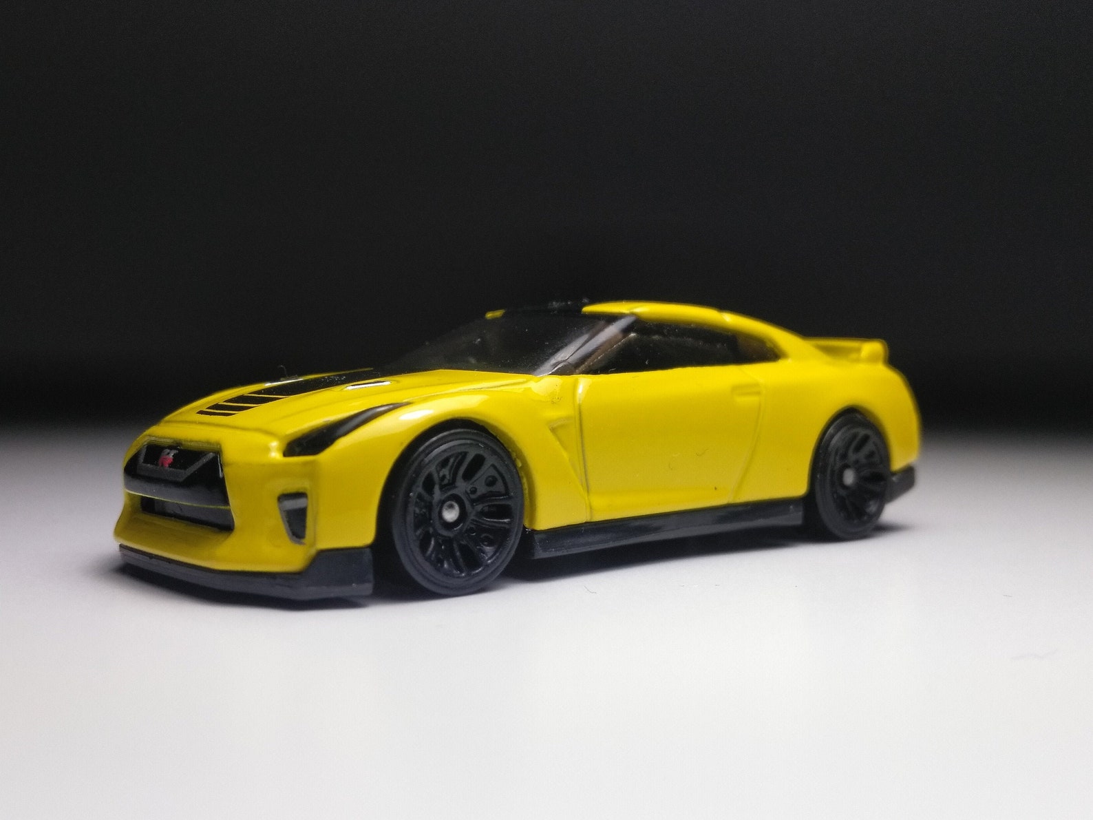 '17 Nissan GT-R R35 Yellow Hot Wheels Black wheels