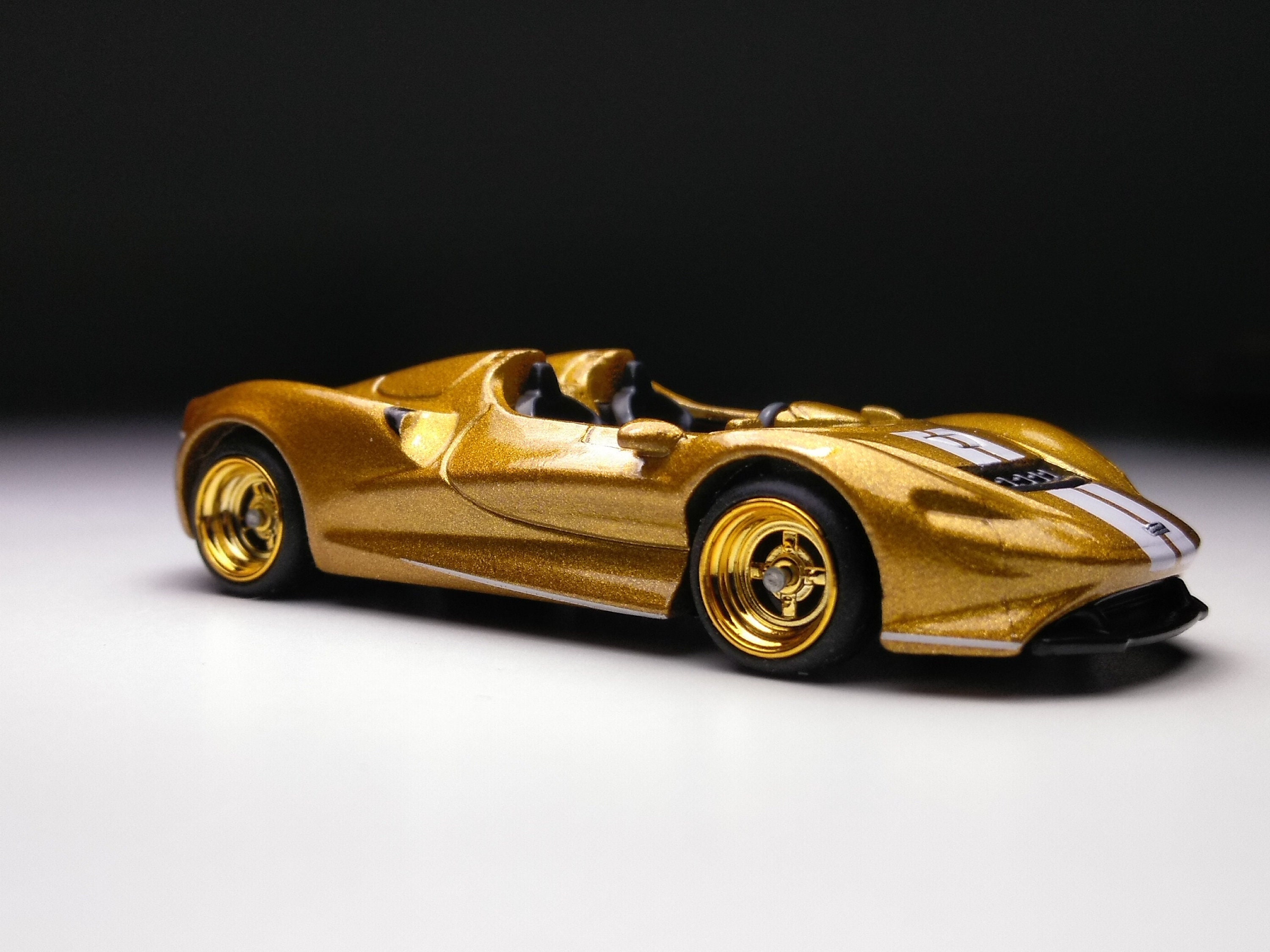 Mclaren Elva Hot Wheels (custom Real Rubber Tires) - Etsy