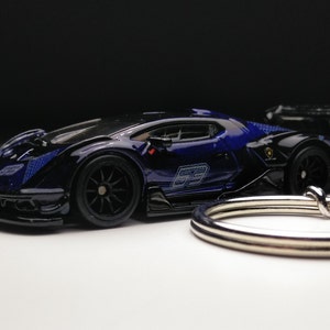 Lamborghini Essenza Hot Wheels Keychain