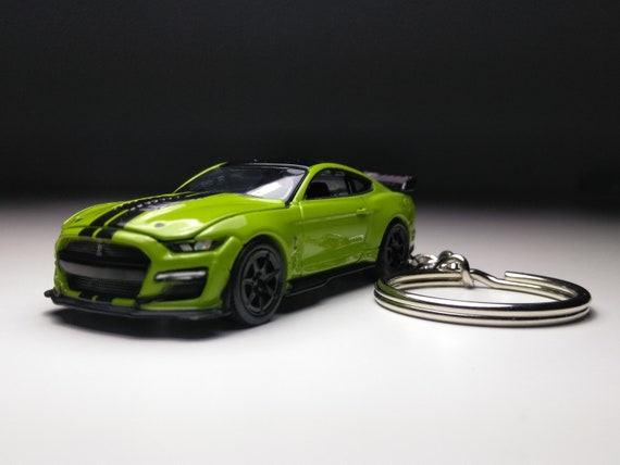 EnzzoCollectibles Ford Mustang Keychain