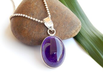 Amethyst Pendant Necklace in 925 Sterling Silver, Natural Oval African Amethyst Gemstone Pendant gift for mom, Cabochon Amethyst Pendant