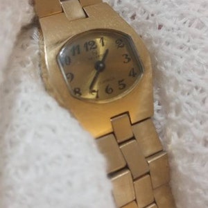 Vintage Women&#39;s Helbros Mechanical Hand-Winding Gold-Tone Watch w/ Bracelet Fold-Over Clasp ~ Working!