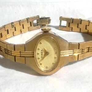 Vintage Timex N Cell Oval Watch Gold Womens Minimalist Classic Analog Timepiece Vintage minimalist womens watch - Gem main image 3