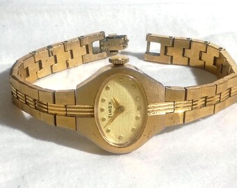 Working Vintage 1970s TIMEX Women\'s 30mm‎ Black Face Oval Mechanical Watch Gold Working Vintage 1970s TIMEX Womens 30mm Black Face Oval  main image 2