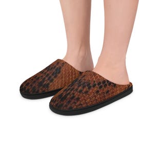 Men&#39;s Luxurious Snakeskin Print House Slippers - Material Design Realistic Snakeskin Print Slippers