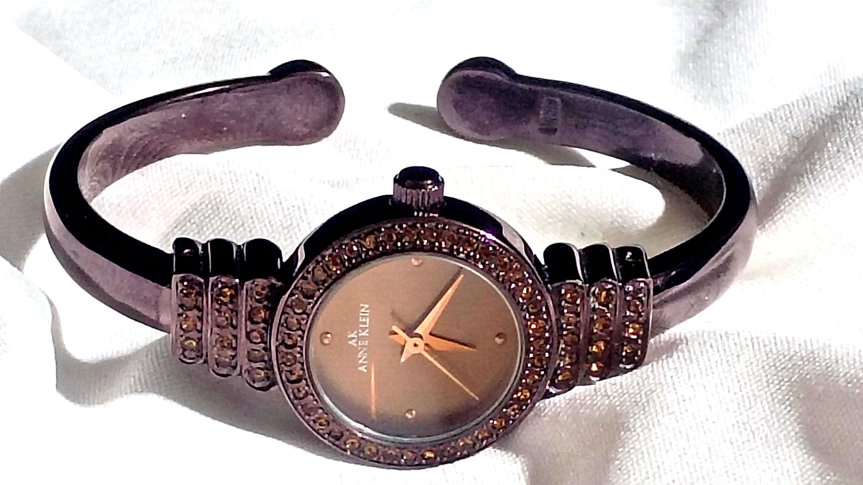 VTG| ?Maximal Art 1998 Pearl & Crystal Watch Vintage Octagon Watch - Etsy main image 4
