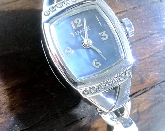 Vintage 2002 Timex Indiglo Real Mother of Pearl Dial 25mm  display picture 1