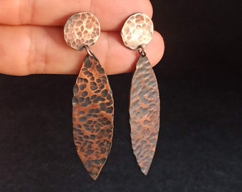 Long drop copper earrings, Gift for mom, Hammered copper earrings, Large rustic earrings, rustic hammer texture, patinated earrings