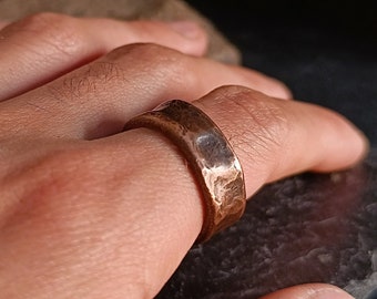 Gehamerde koperen ring, rustieke Vikingstijl, puur koperen ring, 7e jubileumcadeau, koperen bandring, artritisring