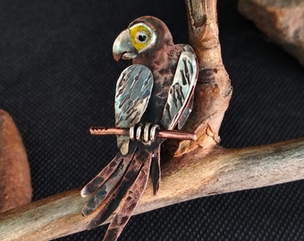 Broche de loro, broche de pájaro de cobre, broche de plata y cobre, joyería de loro, joyería de animales rústicos