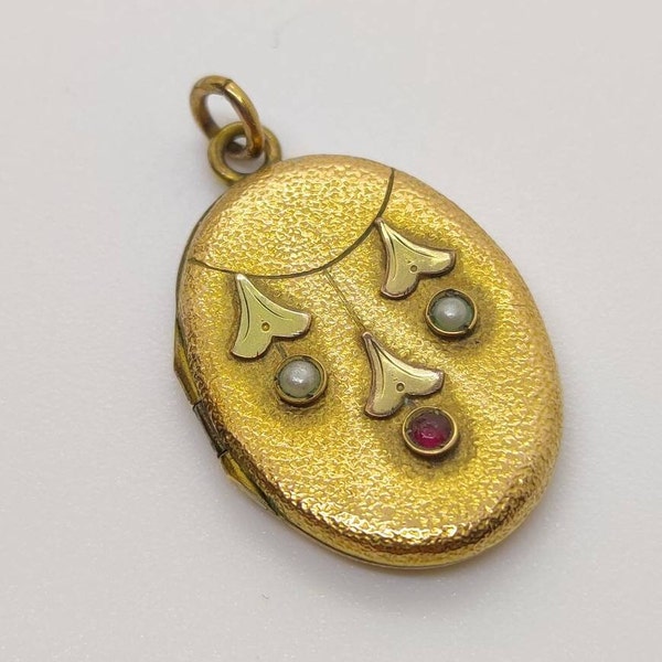 Antique Art Nouveau medallion pendant to open around 1920 lucky amulet lucky charm Locket 1920s