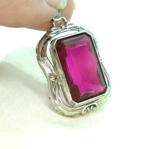 Großer Art Decò rubinroter silverplated Anhänger 1930s Ruby Red charm