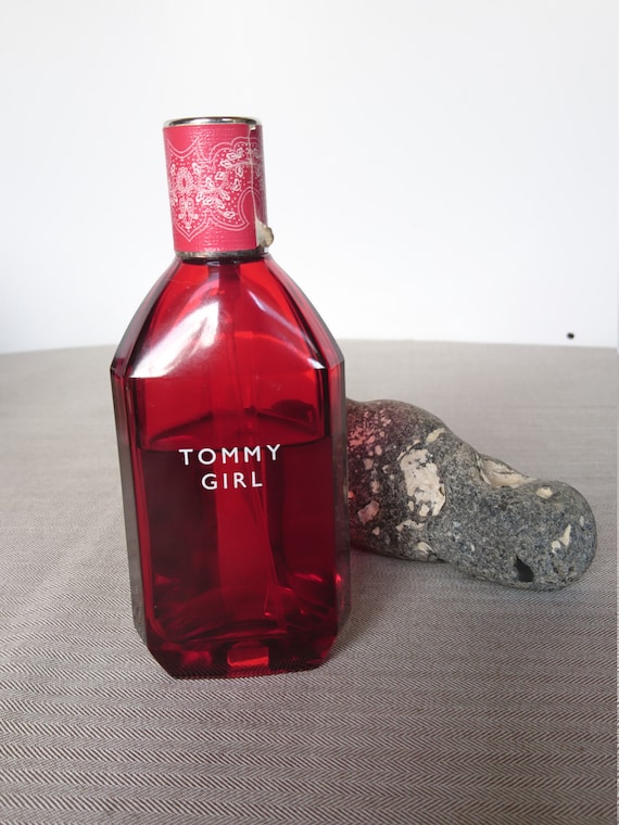 Tommy Hilfiger Tommy Now Girl EDT Spray Women 1 oz : : Beauty &  Personal Care