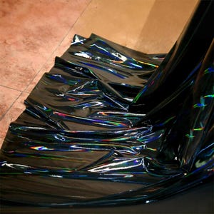 Pelle Elasticizzata Nera Olografica per Moda Futuristica, Costumi Cyberpunk e Accessori di Lusso – Materiale TPU Riflettente al Laser