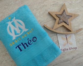 Serviette personnalisée Marseille brodée – Serviette bain prénom – Cadeau naissance anniversaire original